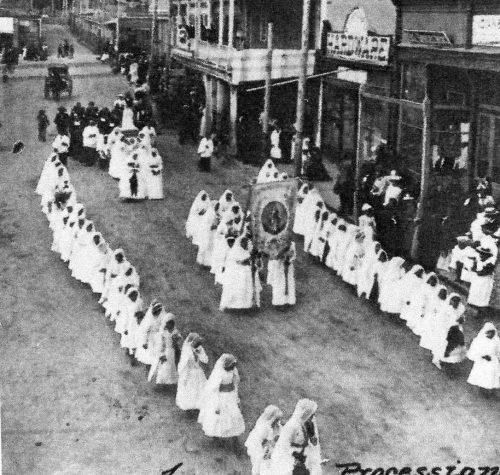 Procession honoring La Conquistadora, 1897. 